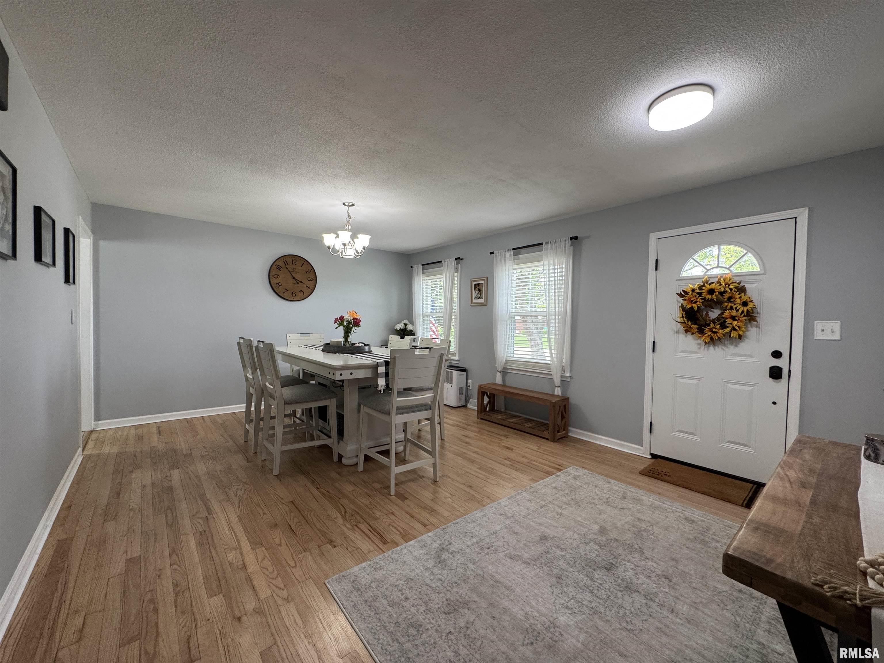 1804 Deerfield Road Chatham, IL 62629 - Photo 8 of 55 Gallery Image 8