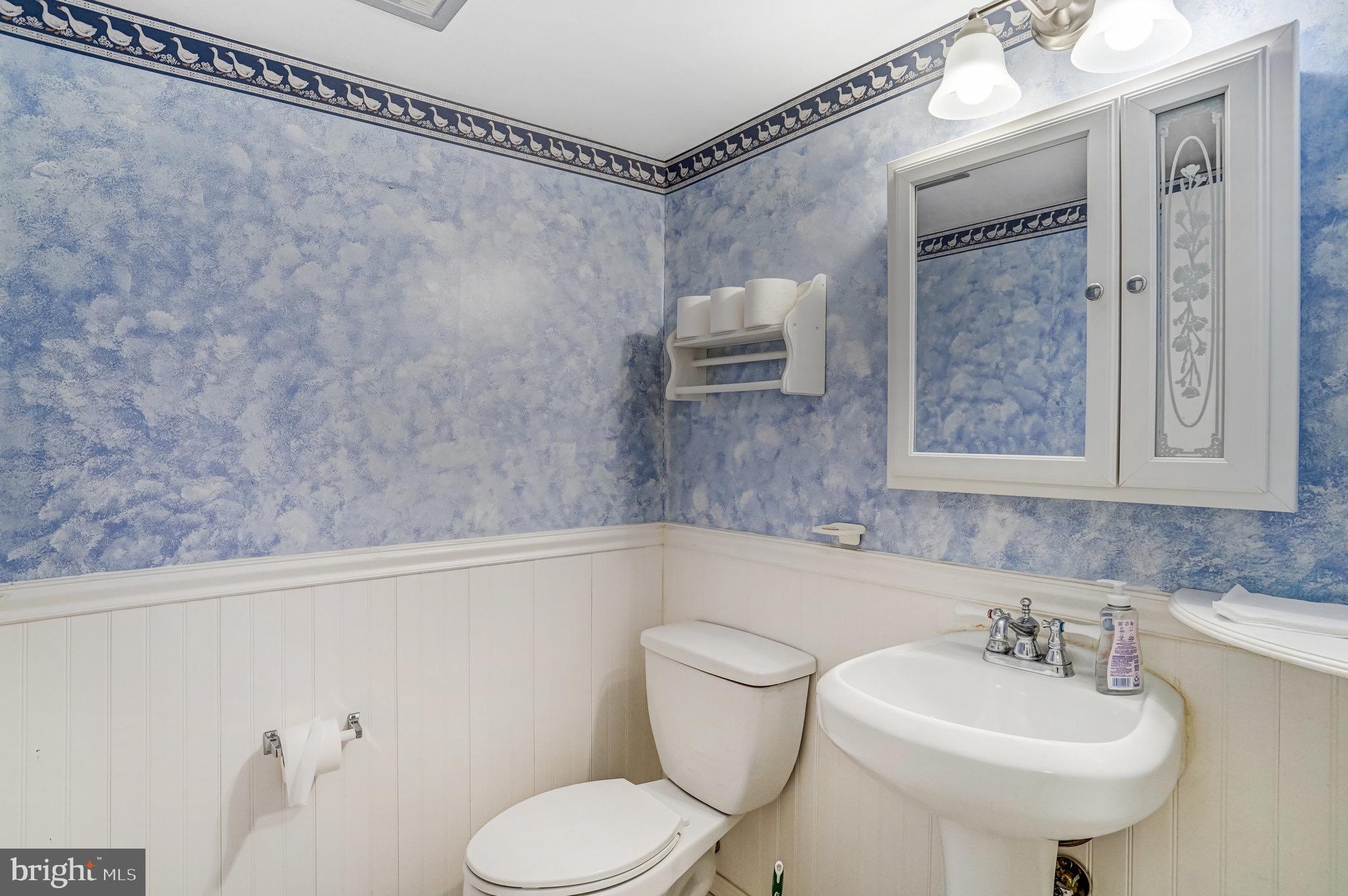 5472 Truxion Court Burke, VA 22015 - Photo 11 of 32