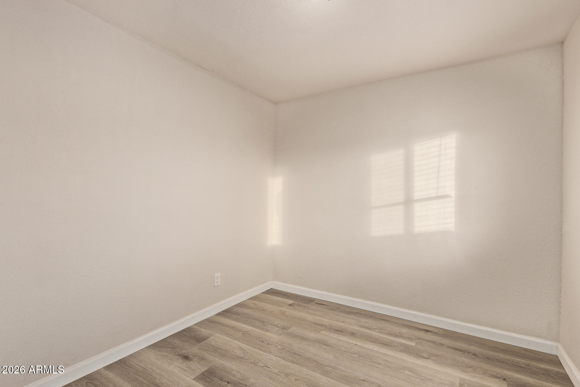 400 West Baseline Road, Unit 312 Tempe, AZ 85283 - Photo 23 of 32 an empty room with a window