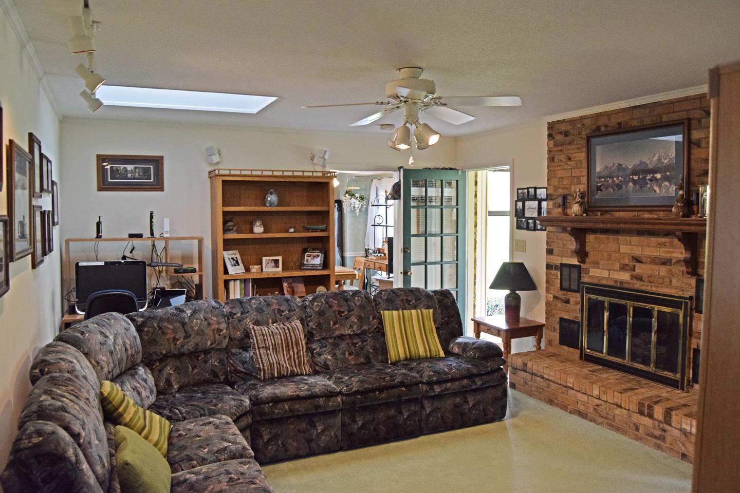 601 Cornwall Road Clarksville, TN 37043 - Photo 4 of 30 Gallery Image 4