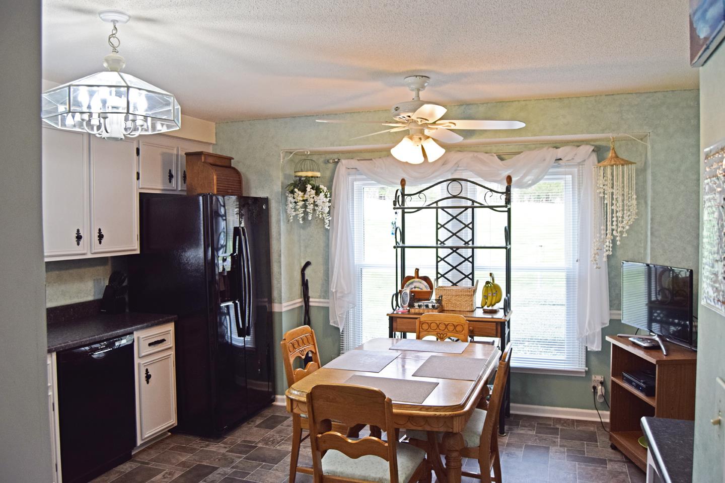 601 Cornwall Road Clarksville, TN 37043 - Photo 8 of 30 Gallery Image 8