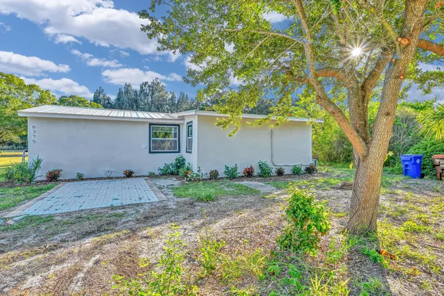 $2,000 | 6375 86th Lane, Vero Beach, FL 32967