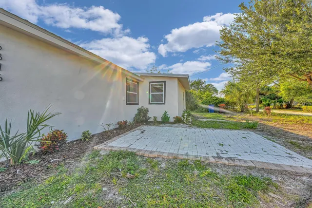 $2,000 | 6375 86th Lane, Vero Beach, FL 32967