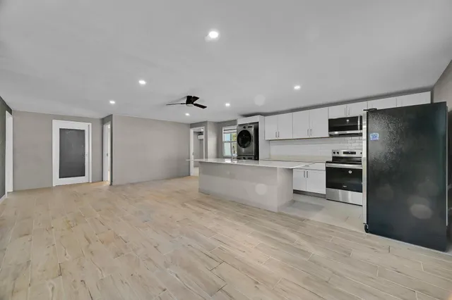 $2,000 | 6375 86th Lane, Vero Beach, FL 32967