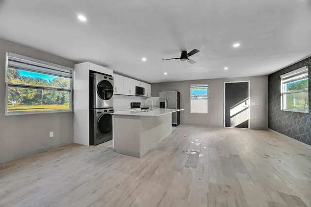 $2,000 | 6375 86th Lane, Vero Beach, FL 32967