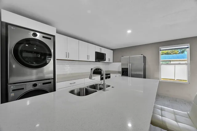 $2,000 | 6375 86th Lane, Vero Beach, FL 32967