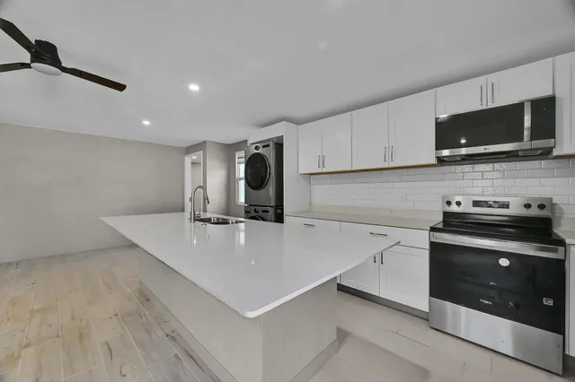 $2,000 | 6375 86th Lane, Vero Beach, FL 32967