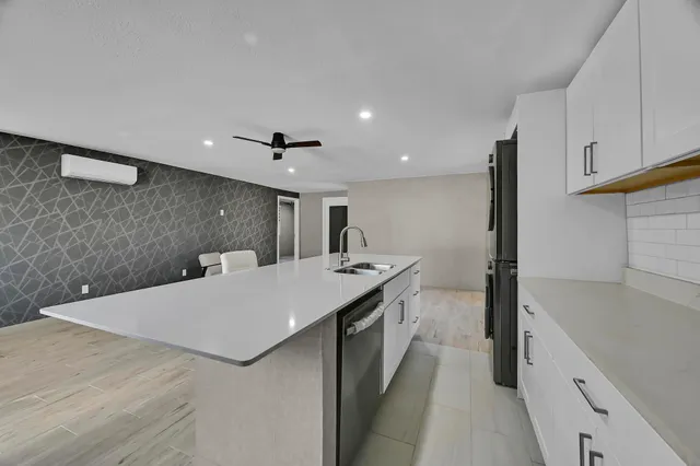 $2,000 | 6375 86th Lane, Vero Beach, FL 32967