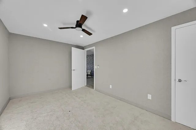 $2,000 | 6375 86th Lane, Vero Beach, FL 32967