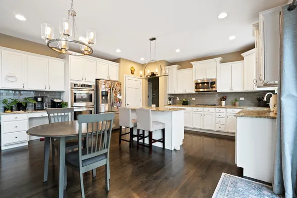 $900,000 | 25947 Campbell Lane, Plainfield, IL 60585