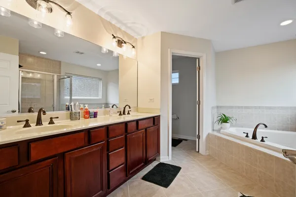 $900,000 | 25947 Campbell Lane, Plainfield, IL 60585