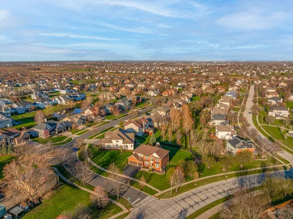 $900,000 | 25947 Campbell Lane, Plainfield, IL 60585