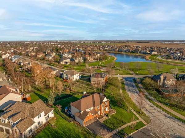 $900,000 | 25947 Campbell Lane, Plainfield, IL 60585