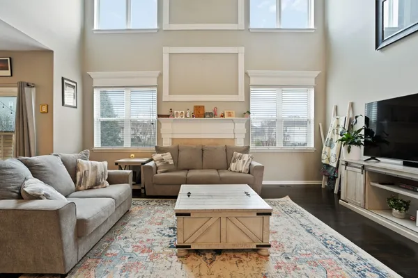 $900,000 | 25947 Campbell Lane, Plainfield, IL 60585