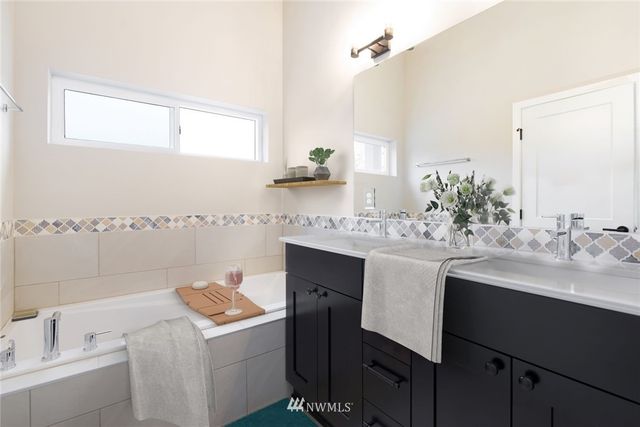 $999,990 | 1064 Collier Place Southwest, Issaquah, WA 98027