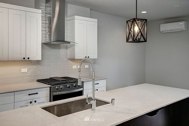 $999,990 | 1064 Collier Place Southwest, Issaquah, WA 98027