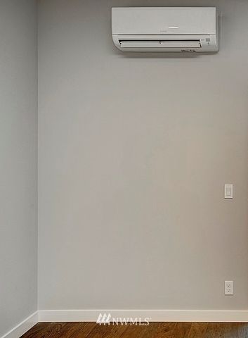 $999,990 | 1064 Collier Place Southwest, Issaquah, WA 98027