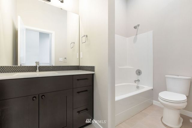 $999,990 | 1064 Collier Place Southwest, Issaquah, WA 98027