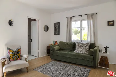 $2,699,000 | 6258 Warner Drive, Los Angeles, CA 90048