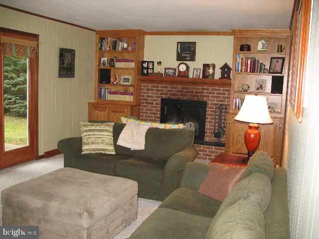 1199 Kuhn Road Boiling Springs, PA 17007 - Photo 4 of 9 Gallery Image 4