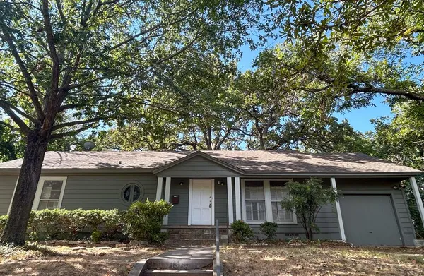 $1,750 | 1319 Panhandle Street, Denton, TX 76201