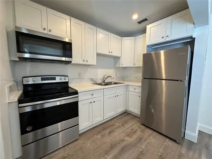 $2,095 | 1737 Liberty Street, Unit 10, Hollywood, FL 33020