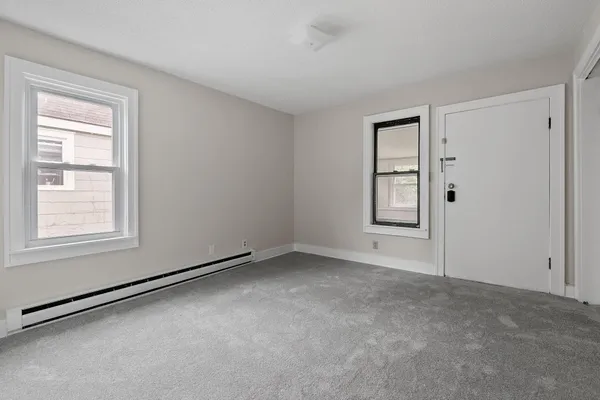 $1,800 | 2610 Dupont Avenue South, Unit 2, Minneapolis, MN 55408