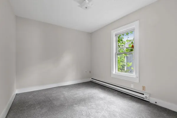 $1,800 | 2610 Dupont Avenue South, Unit 2, Minneapolis, MN 55408