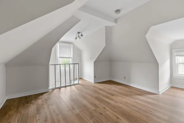 $1,800 | 2610 Dupont Avenue South, Unit 2, Minneapolis, MN 55408