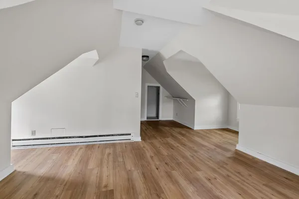 $1,800 | 2610 Dupont Avenue South, Unit 2, Minneapolis, MN 55408