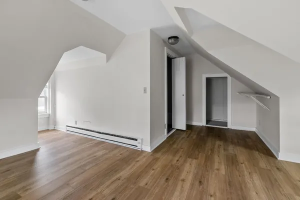 $1,800 | 2610 Dupont Avenue South, Unit 2, Minneapolis, MN 55408