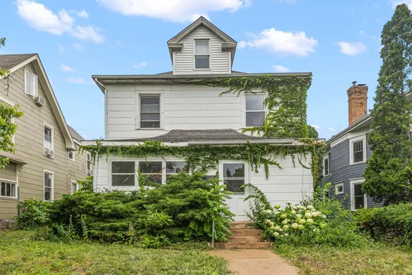 $1,800 | 2610 Dupont Avenue South, Unit 2, Minneapolis, MN 55408