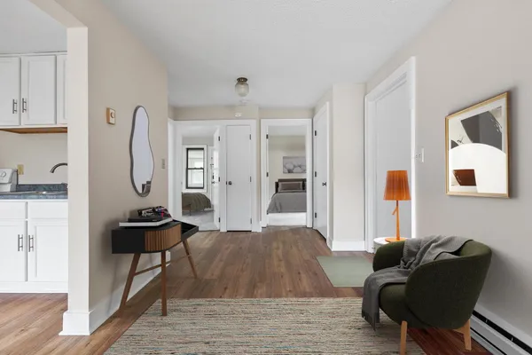 $1,800 | 2610 Dupont Avenue South, Unit 2, Minneapolis, MN 55408