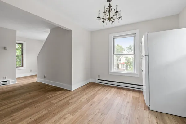 $1,800 | 2610 Dupont Avenue South, Unit 2, Minneapolis, MN 55408