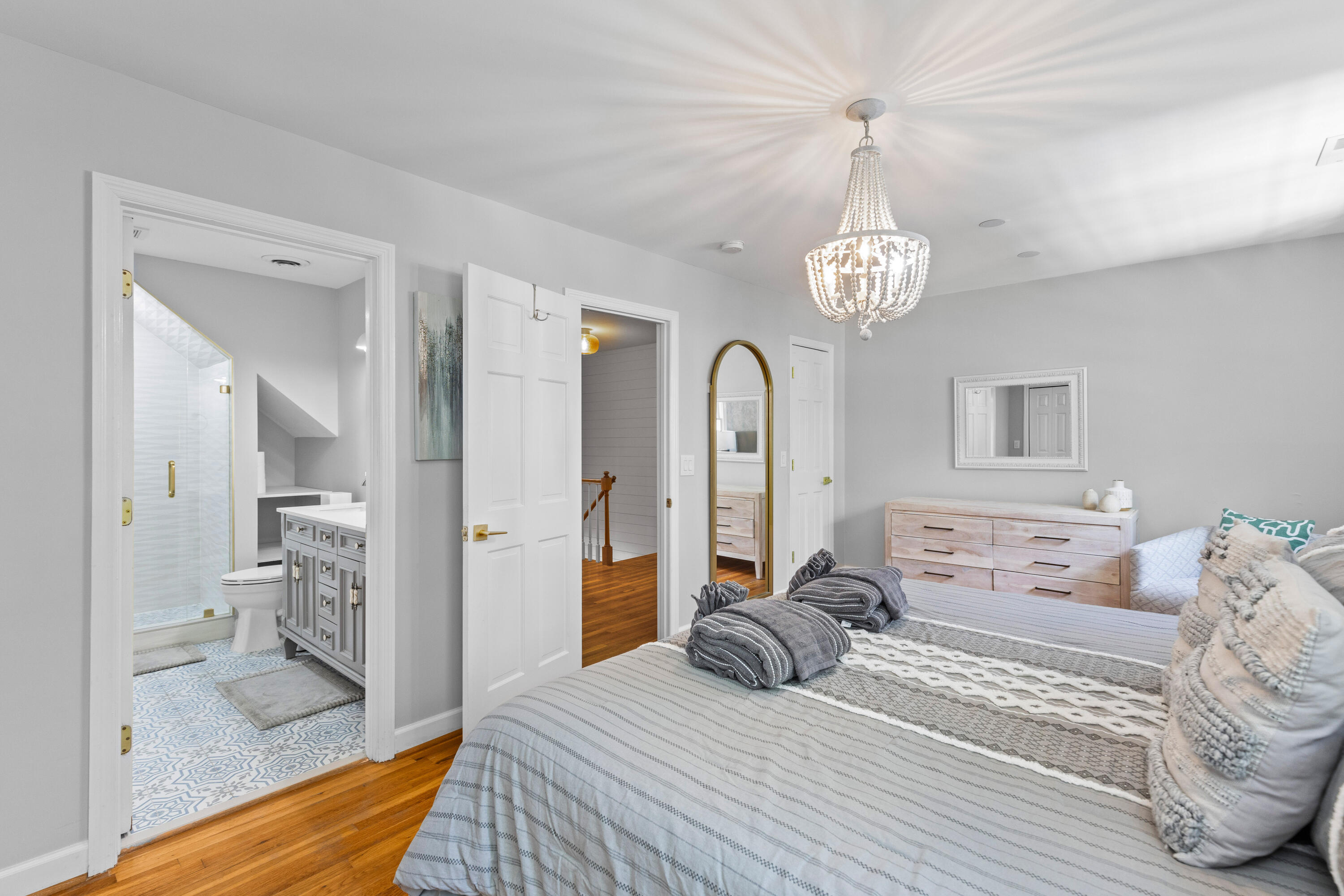 146 Broad Street, Unit B Charleston, SC 29401 - Photo 29 of 40 1G1A3395