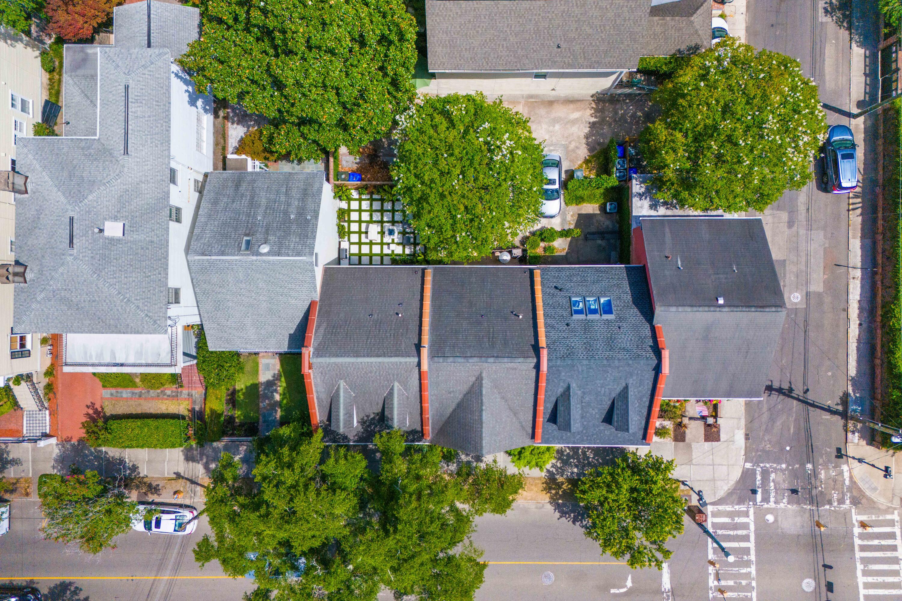 146 Broad Street, Unit B Charleston, SC 29401 - Photo 39 of 40 DJI_20250702113204_0553_D_DJI