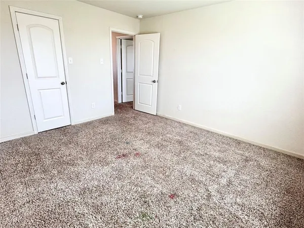 $2,195 | 2409 Stillwater Drive, Champaign, IL 61821