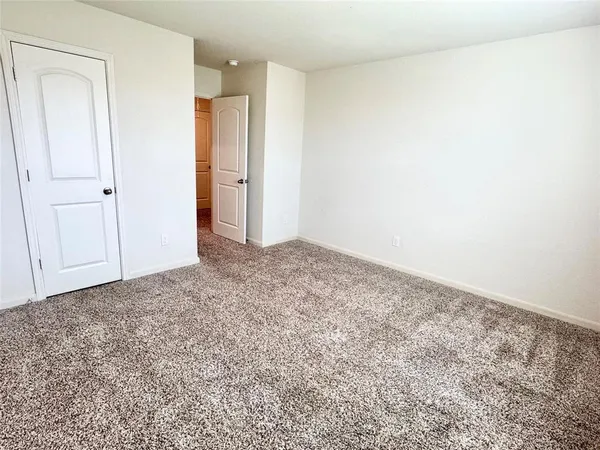 $2,195 | 2409 Stillwater Drive, Champaign, IL 61821