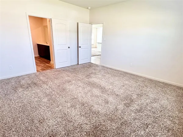 $2,195 | 2409 Stillwater Drive, Champaign, IL 61821