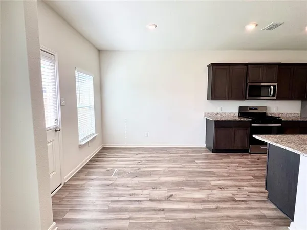 $2,195 | 2409 Stillwater Drive, Champaign, IL 61821