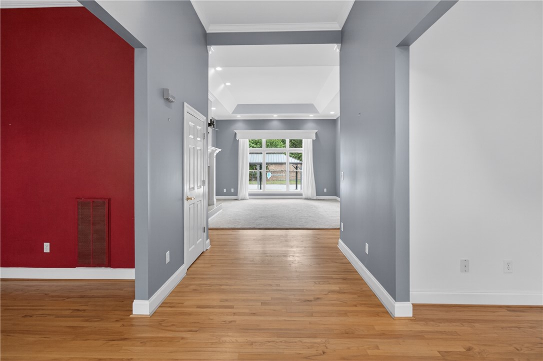 106 Newington Circle Anderson, SC 29621 - Photo 3 of 27 Front Entryway