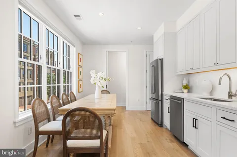 $820,000 | 521 North Washington Street, Unit 101, Alexandria, VA 22314