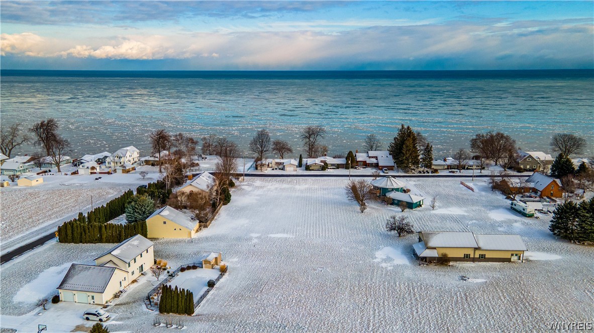 5576 W Bluff Newfane, NY 14126 - Photo 4 of 15