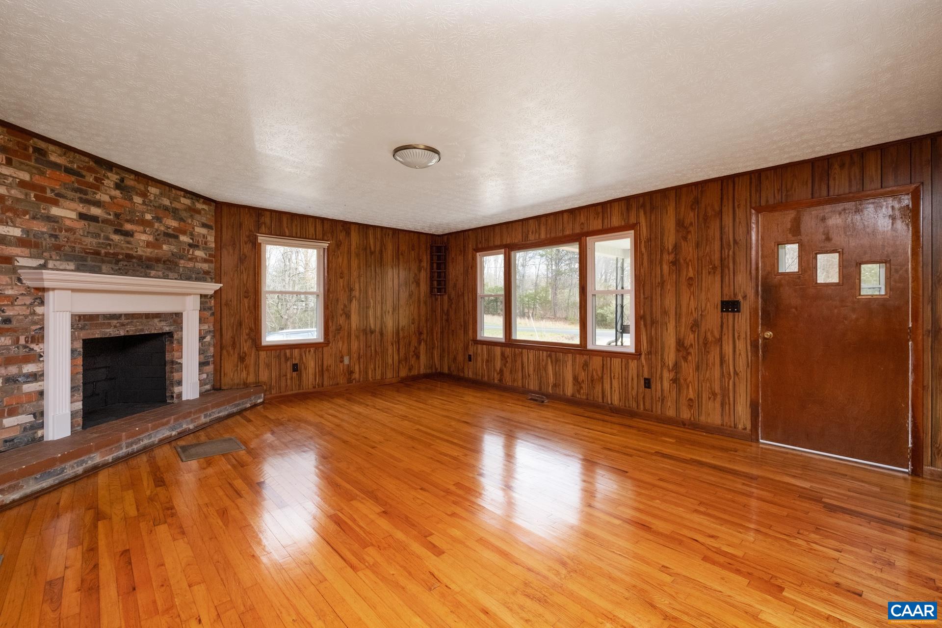 2119 Cold Springs Road Greenville, VA 24440 - Photo 8 of 24 Gallery Image 8