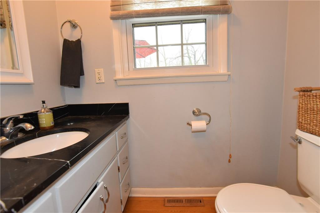 4030 North Riverside Drive Columbus, IN 47203 - Photo 14 of 26