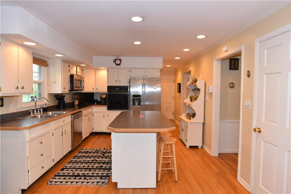 4030 North Riverside Drive Columbus, IN 47203 - Photo 9 of 26