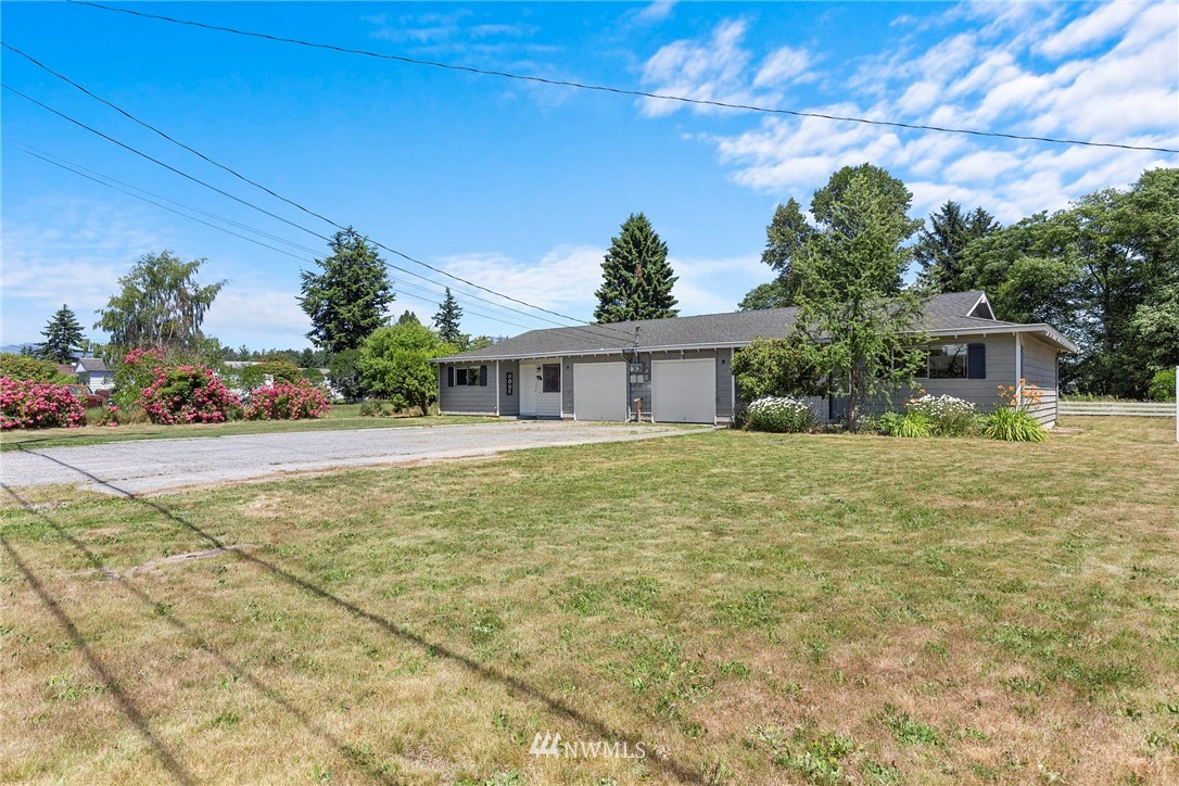 10693 District Line Road Burlington, WA 98233 - Photo 2 of 40 Gallery Image 2
