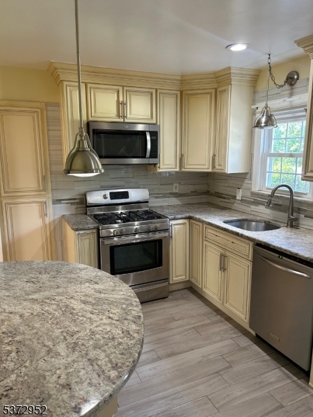 2253 Vauxhall Road Union, NJ 07083 - Photo 10 of 44