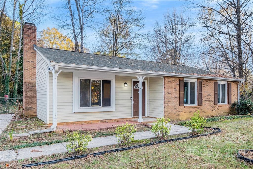 6217 Hickory Ridge Lane Charlotte, NC 28227 - Photo 1 of 15 front view of a house