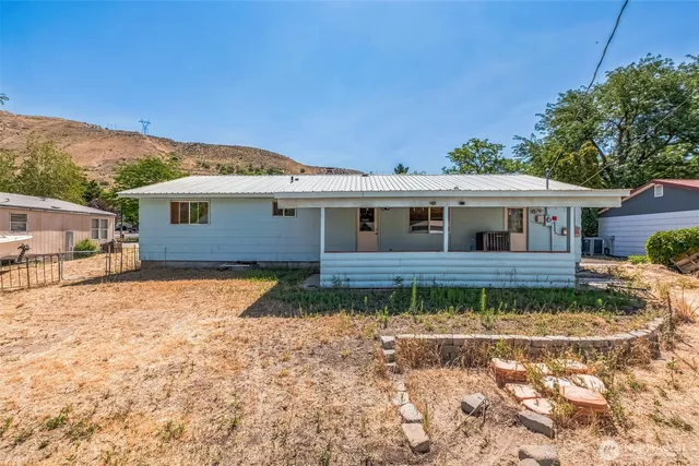 $250,000 | 1124 Camas Street, Coulee Dam, WA 99116